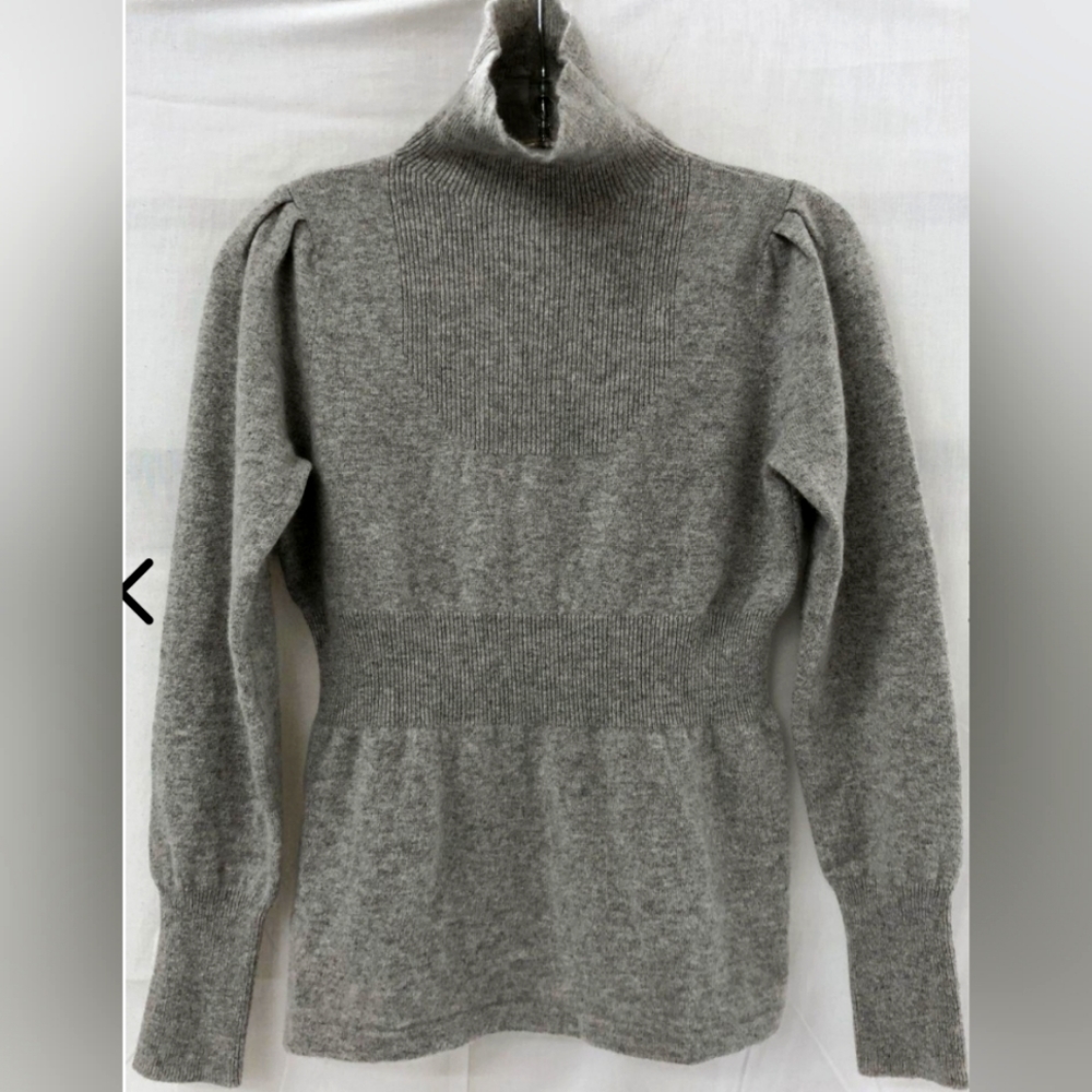 100% cashmere turtleneck sweater